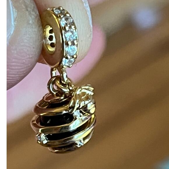 Authentic Pandora Sweet As Honey Bee Charm. Sterling Silver Gold Tone rare? - Picture 1 of 9